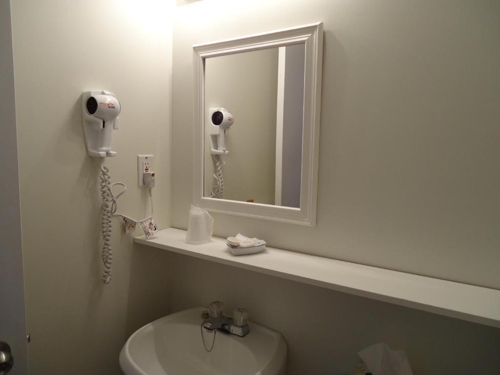 Hotel-Motel Baie-Ste-Catherine ภายนอก รูปภาพ