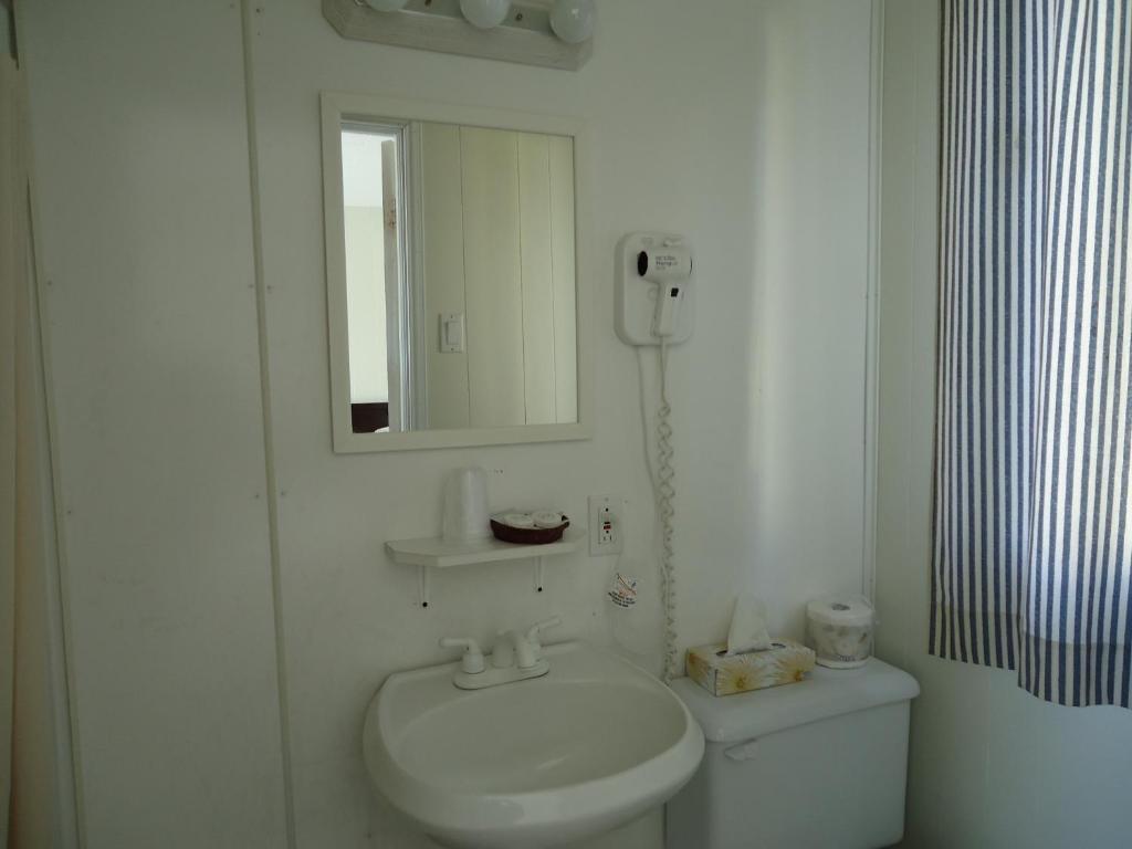 Hotel-Motel Baie-Ste-Catherine ภายนอก รูปภาพ