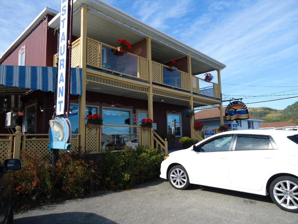 Hotel-Motel Baie-Ste-Catherine ภายนอก รูปภาพ